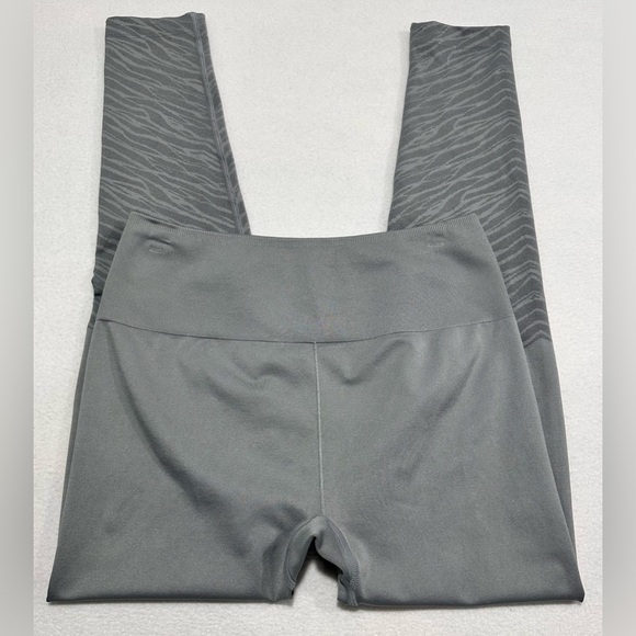 Fabletics Seamless High-Waist Zebra print leggings. 
Size: Medium - Picture 2 of 6